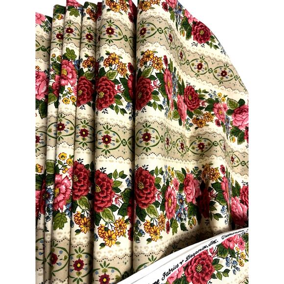 6.5 yds Vtg House 'N Home Fabrics & Draperies Decorator floral Upholstery Fabric - Picture 2 of 16